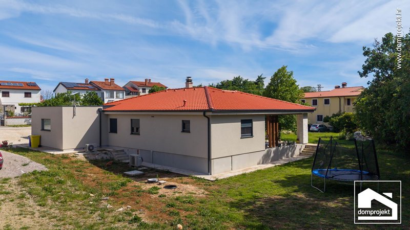 Contemporary prefab bungalow in Labin