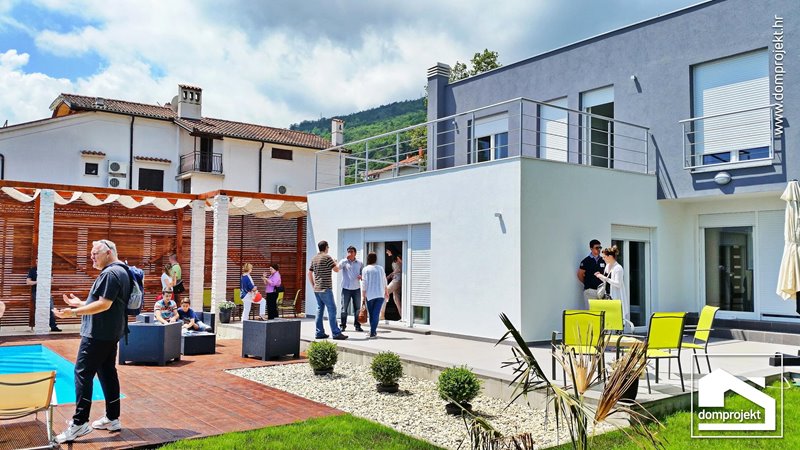 Contemporary two-storey prefab house in Lovran