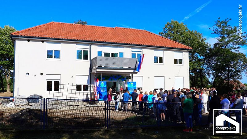 Prefab school in Nebojan