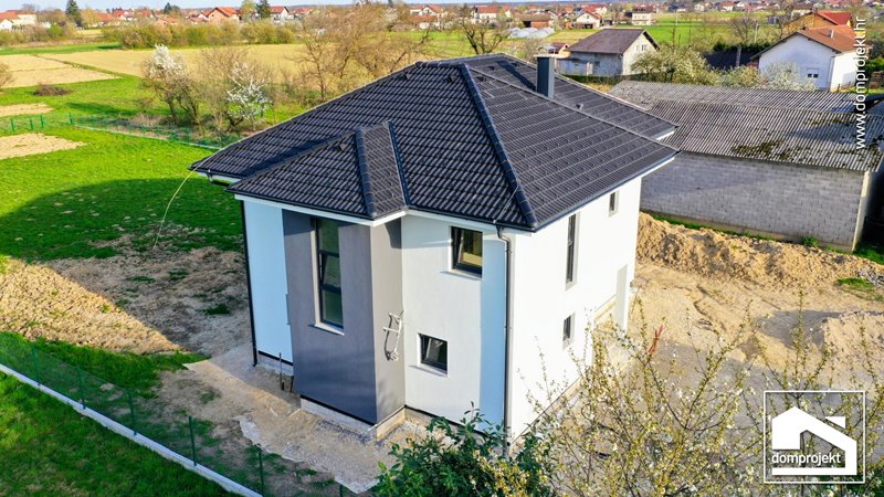 Modern prefab house in Brezovica