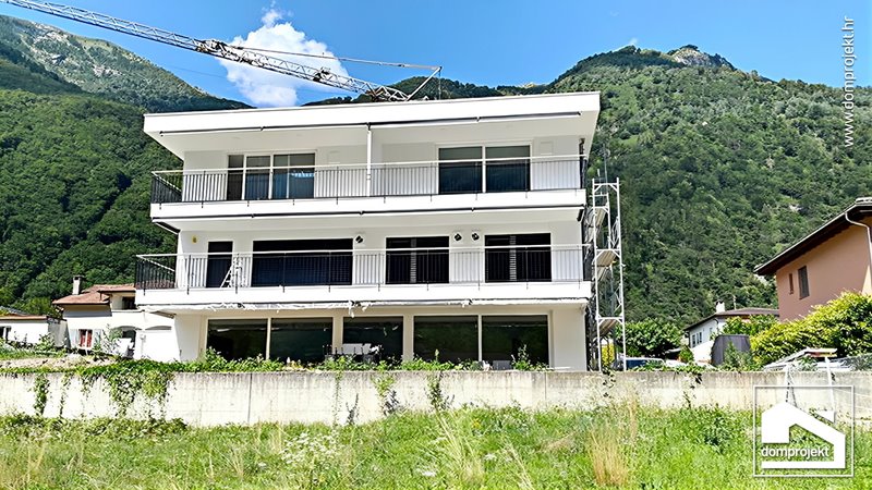 Modern prefab house in Gordevio