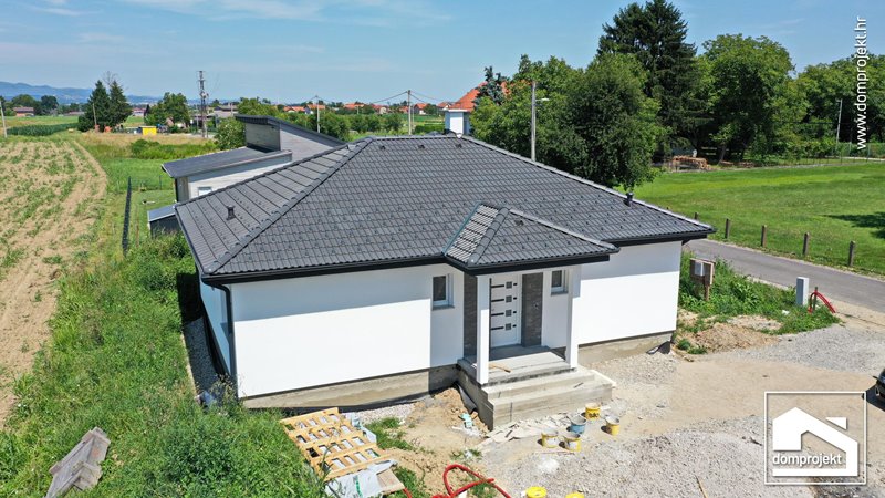 Modern prefab house in Gornji Stupnik