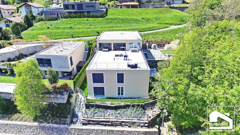 Modern prefab house in Mendrisio