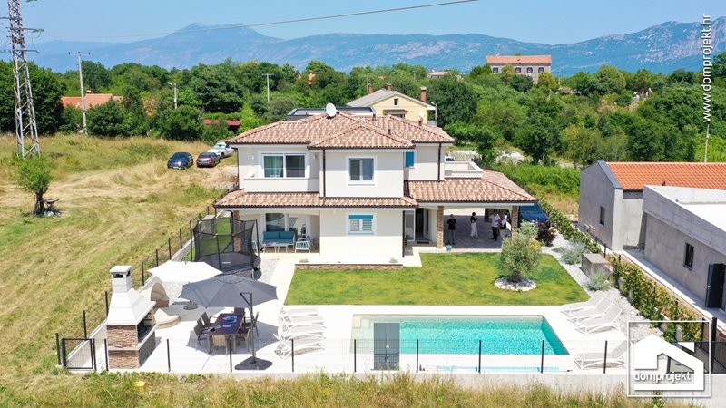 Prefab house with pool in Nedešćina