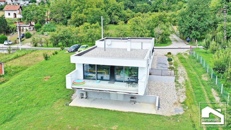 Modern prefab house in Zagreb