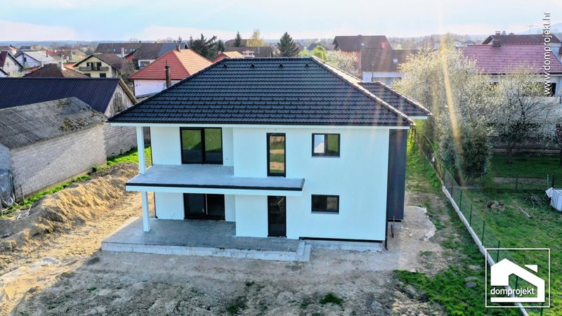 Energy-efficient two-storey prefab house in Brezovica