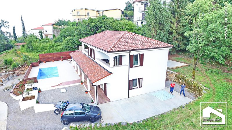 Contemporary two-storey prefab house in Lovran