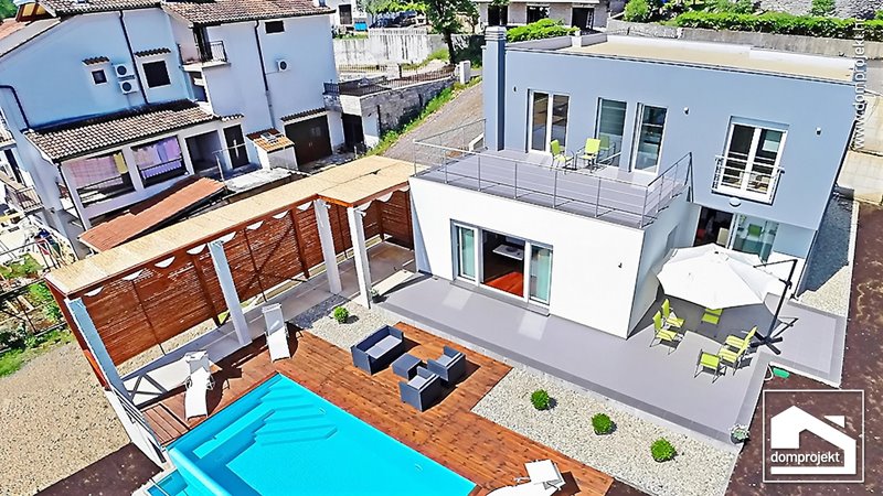 Energy-efficient two-storey prefab house in Lovran