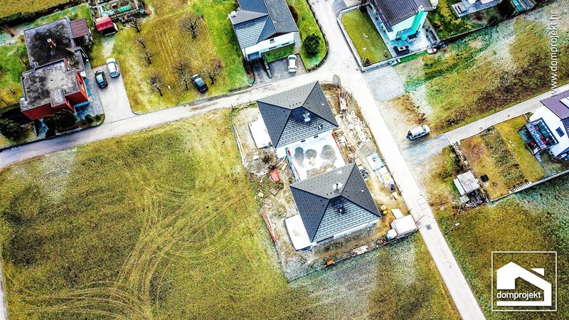 Energy-efficient two-storey prefab house in Moghegno