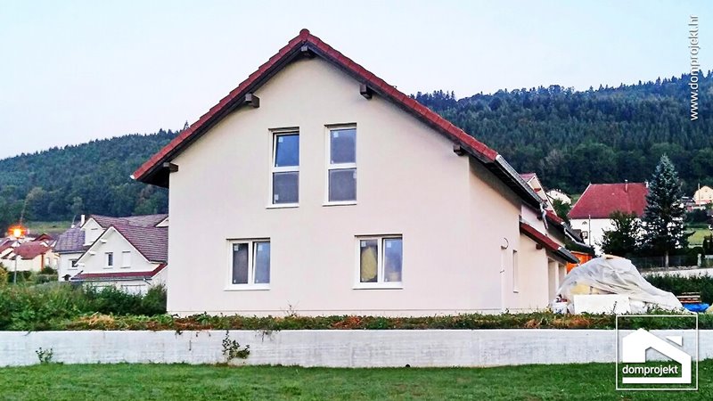 Modern prefab house in Morteau