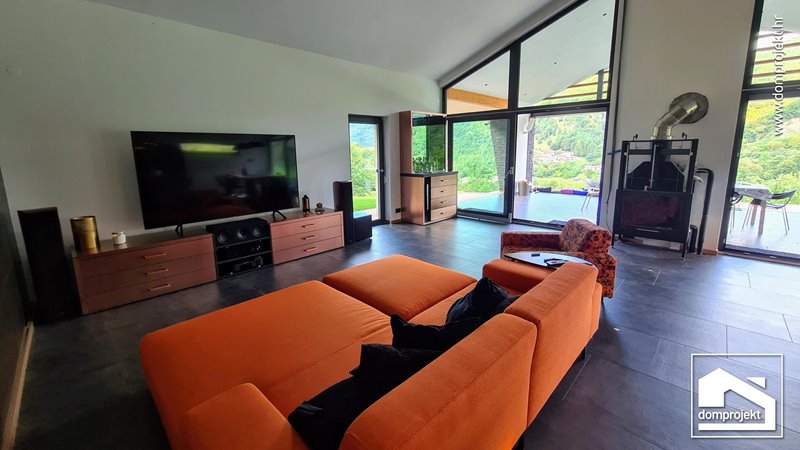 Family prefab house in Bodrež