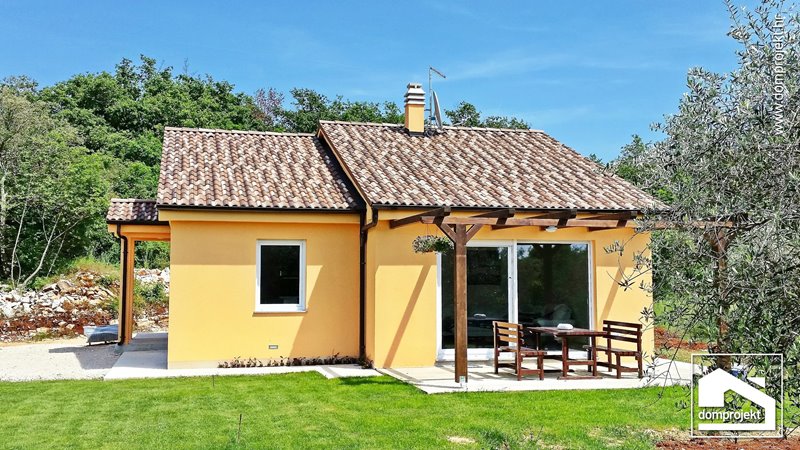 Contemporary prefab house in Plovanija