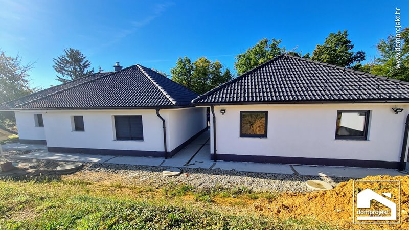 Contemporary prefab bungalow in Sveti Tomaž