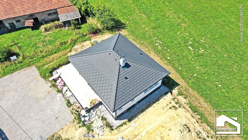 Family prefab bungalow in Galgovo