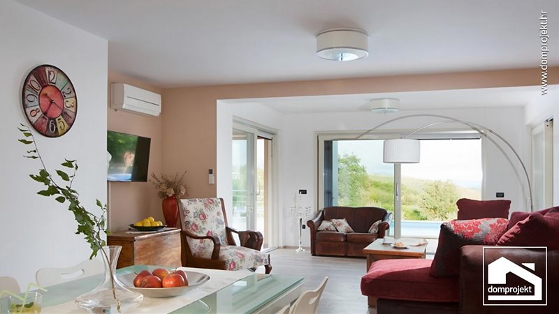 Family prefab house with pool in Grožnjan