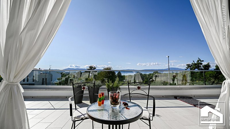 Contemporary two-storey prefab house in Malinska