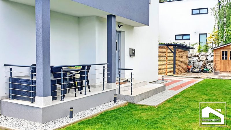 Contemporary two-storey prefab house in Villach